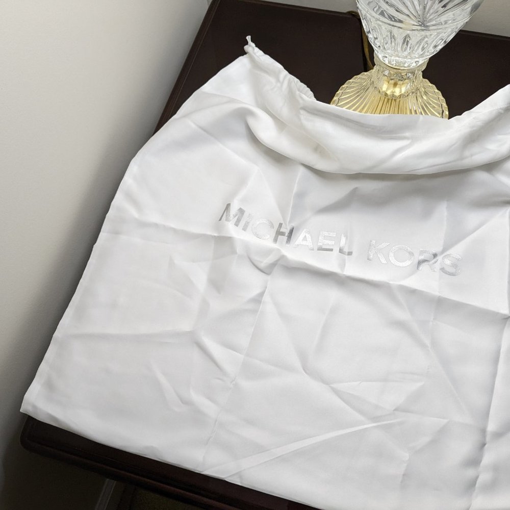 Michael Kors Zip Wallet w/gift box and logo dust bag (3-pieces) **NEW** - Picture 7 of 13